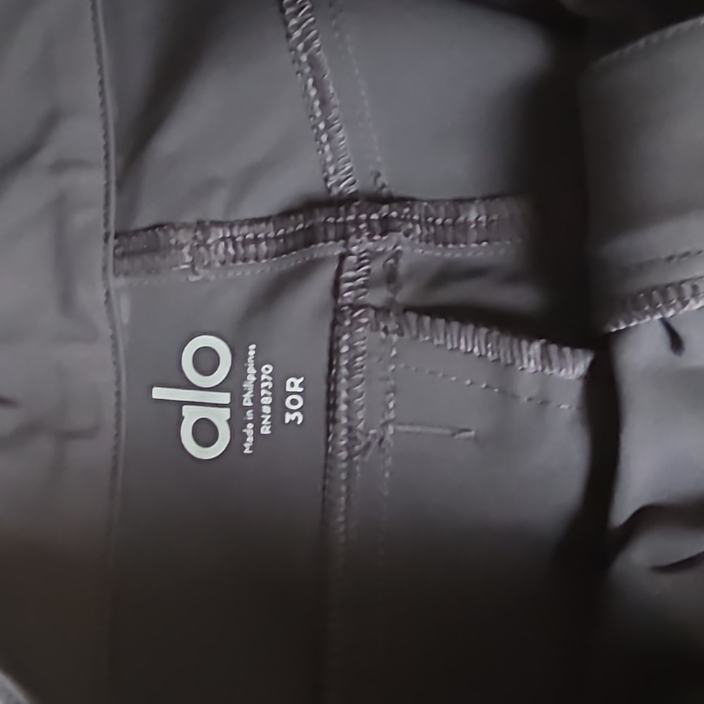 Alo men pants 👖 - Picture 8 of 11
